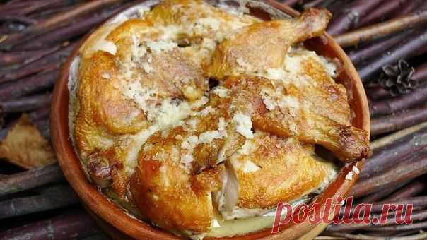 Чкмерули: цыпленок табака под чесночно-молочным соусом.