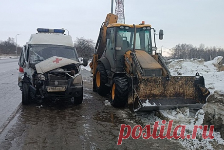 В Чувашии в ДТП со скорой помощью пострадали два фельдшера | Bixol.Ru