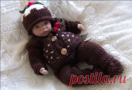 Dolls Knitting Pattern - Download PDF Christmas Pattern for 10" Reborn Doll Instant Download PDF Knitting Pattern Xmas Set PDF DOWNLOAD KNITTING PATTERN  PLEASE NOTE: This is a set of instructions, not the physical object.  This sale is for the PDF knitting pattern to create my outfit Lil Pudding © (Precious Newborn Knits Ref: JH11 A cute outfit designed especially for dolls 8-10in and perfect for Christmas. You will receive instructions to knit the jacket, trousers, boote...