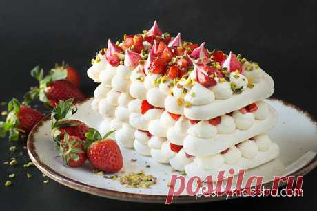 Strawberry and Meringue Cake, Pastry Maestra