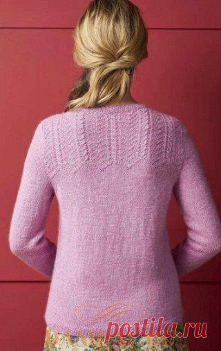 Женский пуловер спицами 