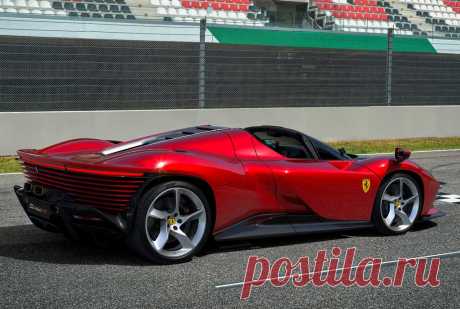 Ferrari представила новую модель суперкара Daytona SP3 2022 модельного года