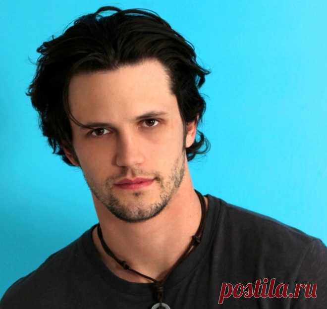 Нэйтан Парсонс (Nathan Parsons)
- 16 июня, 1988