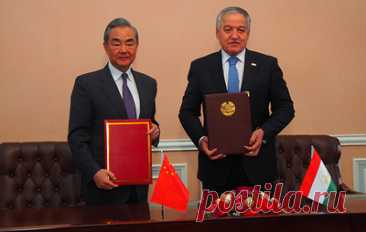 Главы МИД Таджикистана и Китая подписали программу сотрудничества ведомств. Стороны выразили надежду на подписание нового пакета документов в различных областях сотрудничества