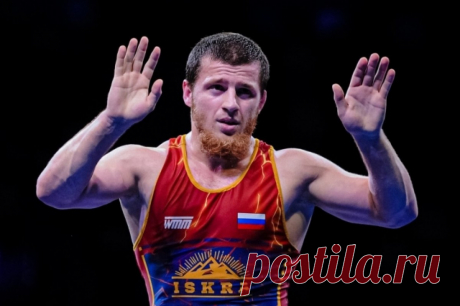 Борец Усманов завоевал первую золотую медаль для России на ЧМ в Белграде. В финале он одержал победу над грузином Владимиром Гамкрелидзе.