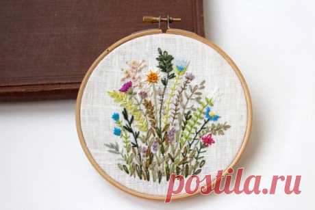 Flowers Hoop Art. Hand Embroidery Hoop Art. July flowers. Herb Hoop Art. Wall Art. Wildflowers embroidered. Embroidery. Embroidered picture Hand-embroidered picture on white linen fabric. July! Wild flowers ...... Flowers are embroidered with different shades of green, purple and beige threads. Bright wild flowers are embroidered in this small picture. You can remember the summer every time looking at this embroidery. This is a