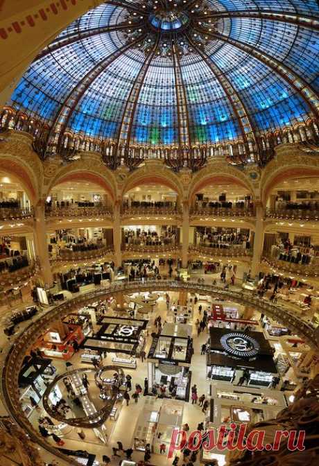 Galeries Lafayette, Paris is a very fancy and lovely French mall that has so many stores you'll just shop till you drop! A great way to get your Paris sh…  
flickr by holandia  |   Pinterest: Discover and save creative ideas