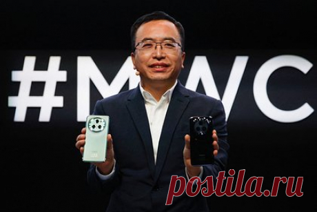 Найден способ улучшить батареи для смартфонов. Китайская компания Honor анонсировала выпуск первого смартфона с кремний-углеродным аккумулятором. В корпорации рассказали, что нашли способ улучшить батарею для телефонов, радикально не меняя ее характеристик. Инженеры компании создали кремний-углеродный аккумулятор, который имеет повышенную плотность.