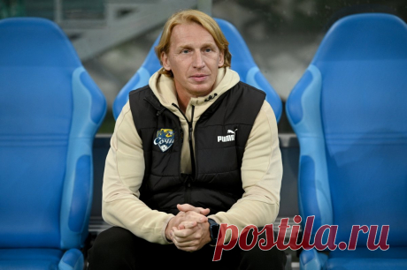 Александр Точилин покинул пост главного тренера ФК «Сочи». Тренера отстранило от работы руководство клуба.