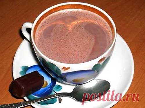 Как варить какао с молоком - раскроем секрет Какао… Это не только удивительно вкусно, но и невероятно полезно! Нежный шоколадный аромат, божественный бархатистый вкус и разливающаяся по всему организму теплота, - это, пожалуй, и есть настоящее какао. 
Источник: http://povarusha.ru/kak-varit/2331-kak-varit-kakao-s-molokom.html