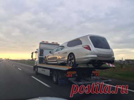 Из Porsche Panamera сделали катафалк