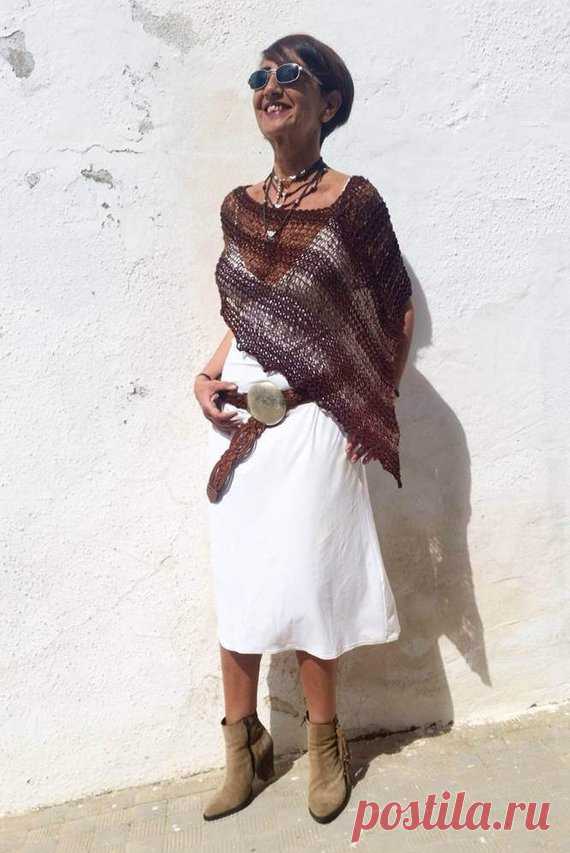 Boho chic poncho, summer boho style, cotton poncho, coffee brown knit poncho, boho fashion, women knitwear,  This is a boho chic poncho for a sexy and fresh summer.  Fresh poncho, for a boho style summer is made in cotton and linen with two threads with different textures that combine perfectly in their brown tones. One of the threads is thicker and the other thinner that makes a very suggestive