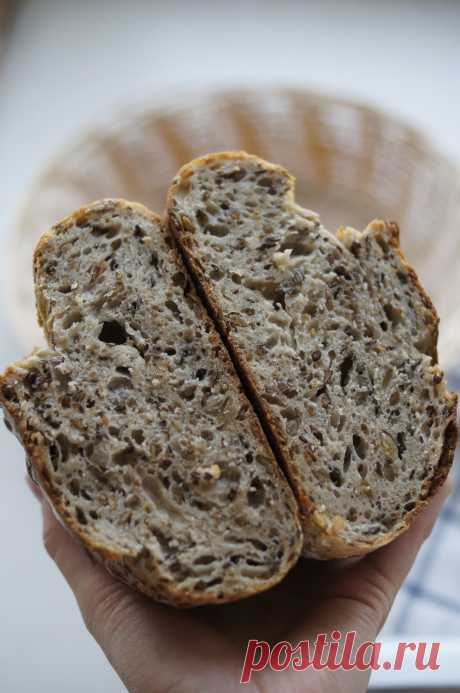 Хлеб «Три семечки»   Помню, когда первый раз пекла этот хлеб, была в диком восторге. Какой насыщенный хлебно-ореховый аромат стоял на кухне, словами не передать. В общем, сразу и безоговорочно — в люб…