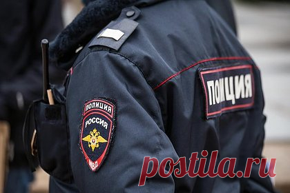 Директор омской школы заявила в полицию на участников СВО. Директор омской школы № 87 Марина Коваленко заявила в полицию на участников специальной военной операции (СВО) после обвинений в отказе установить памятную доску военнослужащему, не вернувшемуся из зоны спецоперации. Об этом сообщает «Ъ-Сибирь» со ссылкой на пресс-секретаря главы города Галину Назарову.