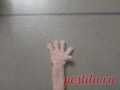 Как связать изящные пальчики кукле | Журнал Ярмарки Мастеров Как связать изящные пальчики кукле – бесплатный мастер-класс по теме: Вязание на спицах ✓Своими руками ✓Пошагово ✓С фото