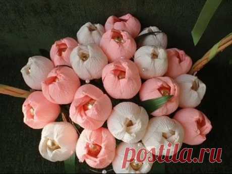 букет тюльпанов из гофрированной бумаги //// bouquet of tulips of corrugated paper
