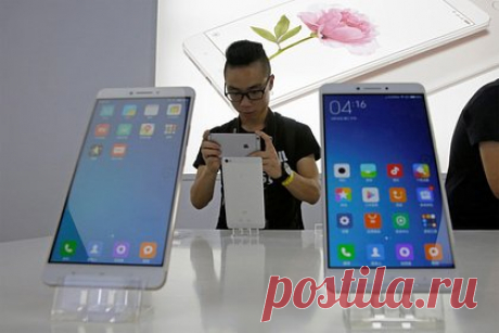 Xiaomi представила собственную операционную систему. Китайская корпорация Xiaomi представила новую операционную систему для смартфонов. Собственная операционная система получила название HyperOS. По словам главы компании Лэя Цзюня, ОС станет основной для всех продуктов экосистемы Xiaomi. Первыми доступ к HyperOS получат смартфоны серии Xiaomi 14.