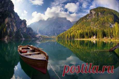 Озеро Брайес в Доломитовых Альпах, Италия - Путешествуем вместе