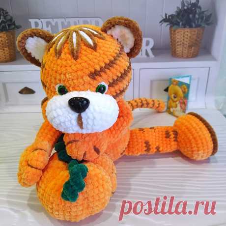 PDF Тигрёнок Тимка крючком. FREE crochet pattern; Аmigurumi animal patterns. Амигуруми схемы и описания на русском. Вязаные игрушки и поделки своими руками #amimore - плюшевый тигр, большой тигренок из плюшевой пряжи, котик, кот, кошечка, кошка, котенок.