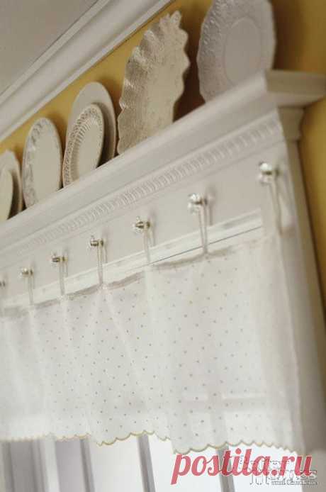 Curtain HAngers!! shelf at window AWESOME !!! great idea! for kitchen and living room! | Sommarhus 3