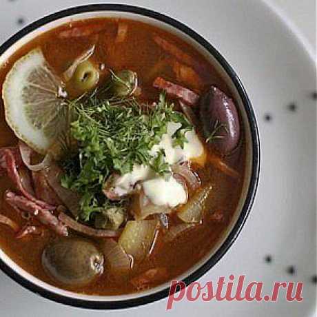 Мясная солянка с каперсами и солеными огурцами рецепт – супы