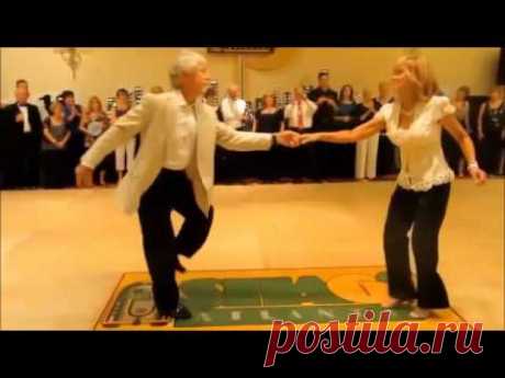 Как они здорово танцуют под песню Виктора Королёва - YouTube