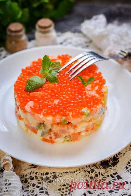 «Оливье» с семгой — рецепт с фото пошагово. Как приготовить салат «Оливье» с семгой и красной икрой?
