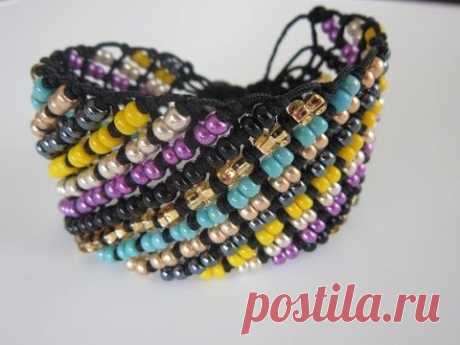 Diagonal Macrame Bracelet with Beads