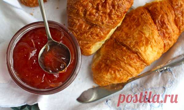 Слоеная самса со шпинатом и с сыром.
Ароматные, вкусные пирожки с хрустящим тестом и нежной, сочной начинкой.