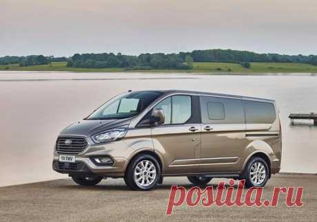 Ford Tourneo Custom 2018 – обновление вэна Форд Новинки Форд 2018-2019 года пополнились новым вэном Ford Tourneo Custom, пережившем масштабный рестайлинг. В нашем обзоре обновленный Форд Торнео Кастом 2018 – фото, цена, комплектации и технические х...