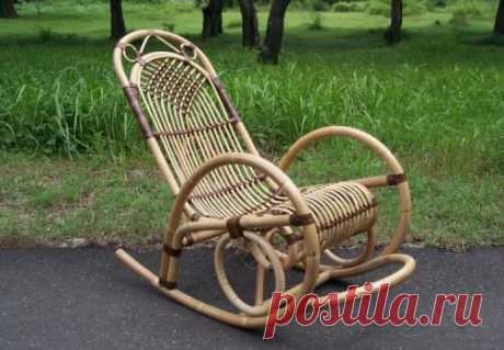 Купить плетеное кресло качалку из ротанга в интернет-магазине.