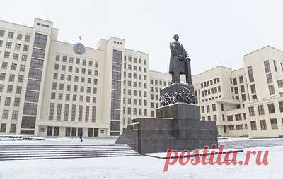 Из конституции Белоруссии предложили исключить пункт про нейтралитет и безъядерный статус. В действующей конституции в статье о внешней политике говорится, что "Республика Беларусь ставит целью сделать свою территорию безъядерной зоной, а государство - нейтральным"