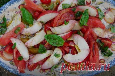 Салат из помидоров с нектаринами и базиликом | Официальный сайт кулинарных рецептов Юлии Высоцкой