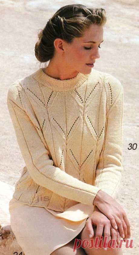 Пуловер кремового цвета