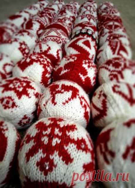 Милые сердцу штучки: Вязание на спицах: &quot;55 Christmas Balls&quot; (55 рождественских шаров)