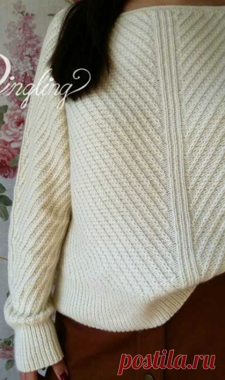 Пуловер с диагональным узором спицами
