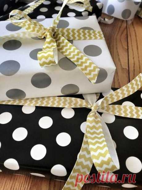 The 50 Most Gorgeous Christmas Gift Wrapping Ideas Ever - family holiday.net/guide to family holidays on the internet