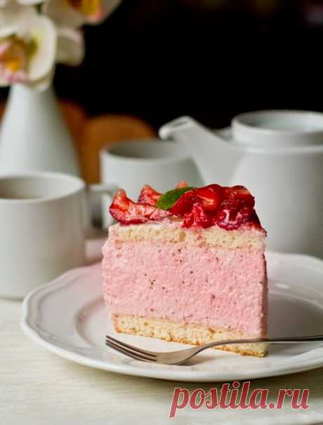 Рецепт торта "Клубничный мусс" с фото пошагово на Вкусном Блоге