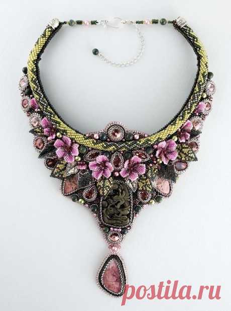 (63) Amazing designs from Swarovski contest in Russia | Beads Magic | ju ju | Вышивка, Сваровски и Бисер