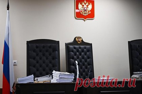 Матрос Балтийского флота получил 16 лет колонии по статье о госизмене. Второй Западный окружной военный суд приговорил к 16 годам лишения свободы матроса Балтийского флота Егора Тюкина за государственную измену. Его признали виновным по статье 275 («Госизмена») УК РФ и лишили воинского звания. Заседание проходило в закрытом режиме из-за наличия в деле секретных материалов.