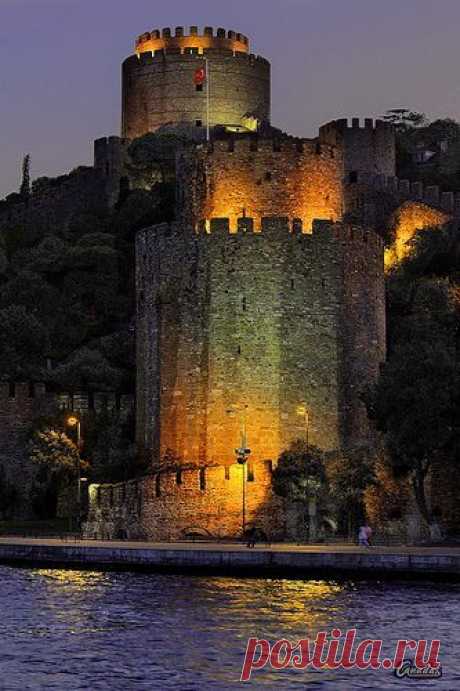 ✿ ❤ Fortaleza de Rumeli Hisari | Flickr - Photo Sharing! İstanbul Türkiye  |  Найдено на сайте flickr.com.