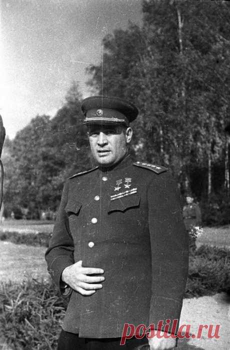 В 1918 году Государь-император Николай II и его семья не были расстреляны. Кто Вы генерал Черняховский?