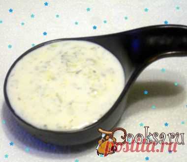 Йогуртовый соус с чесноком и маринованным огурцом рецепт с фото