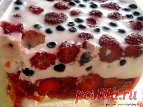 Сметанный торт-желе с ягодами за 15 минут