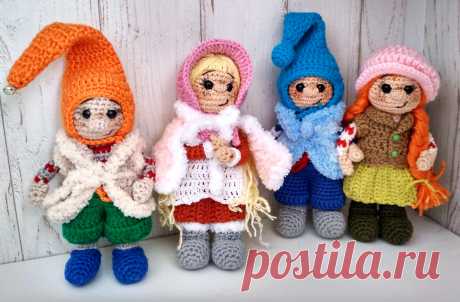 PDF Гномики крючком. FREE crochet pattern; Аmigurumi doll patterns. Амигуруми схемы и описания на русском. Вязаные игрушки и поделки своими руками #amimore - маленький гном в колпачке, гномик с набором одежды, кукла, куколка, пупс.