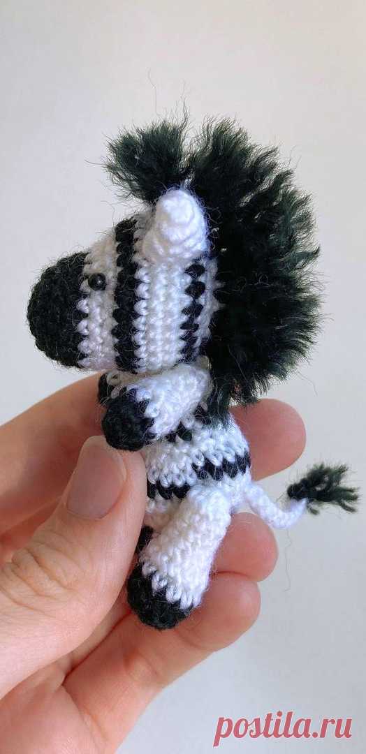 PDF Зебра крючком. FREE crochet pattern; Аmigurumi animal patterns. Амигуруми схемы и описания на русском. Вязаные игрушки и поделки своими руками #amimore - маленькая зебра, лошадь, лошадка, конь.