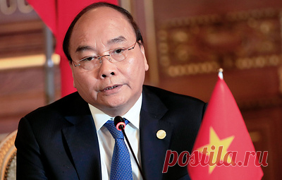 СМИ: президент Вьетнама подал в отставку. По данным портала , отставку Нгуен Суан Фука утвердил ЦК Компартии
