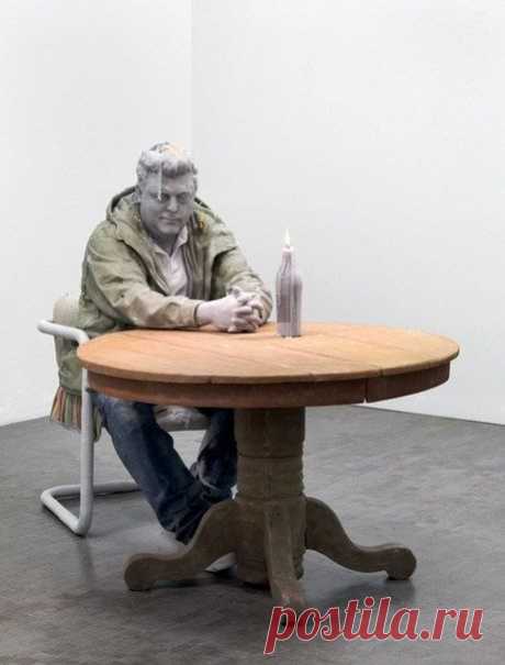 Инсталляция Пагубное влияние алкоголя от Urs Fischer / Удивительное искусство
