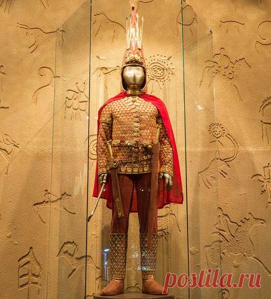 В конце 1960-х — начале 1970-х годов в окрестностях Алматы произошла археологическая сенсация: в курганe Иссык были обнаружены останки сакского царя — Золотого человека, — ставшего впоследствии символом Казахстана.