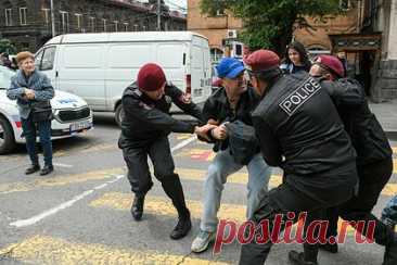 Полиция Армении задержала 63 протестующих в Ереване